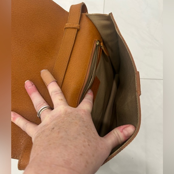 Ralph Lauren Vintage Tan Leather Flap Crossbody - Picture 11 of 12